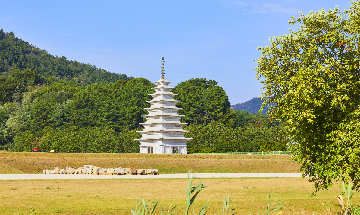 미륵사지 가을(2) 이미지