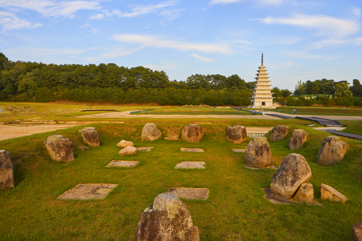 미륵사지 가을(1) 이미지